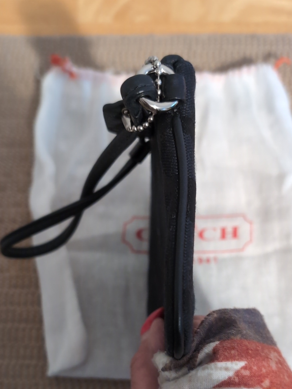 Coach Black Signature Logo Wristlet w/ Dust Bag Great Condition - Picture 6 of 7